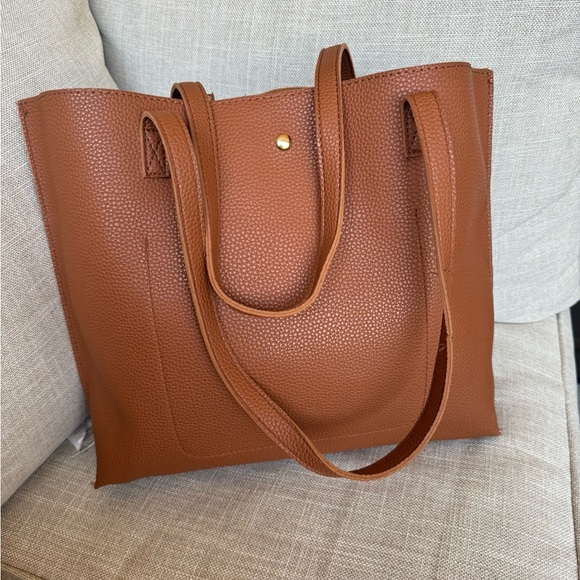 Tan tote bag in Like new condition - Picture 1 of 6